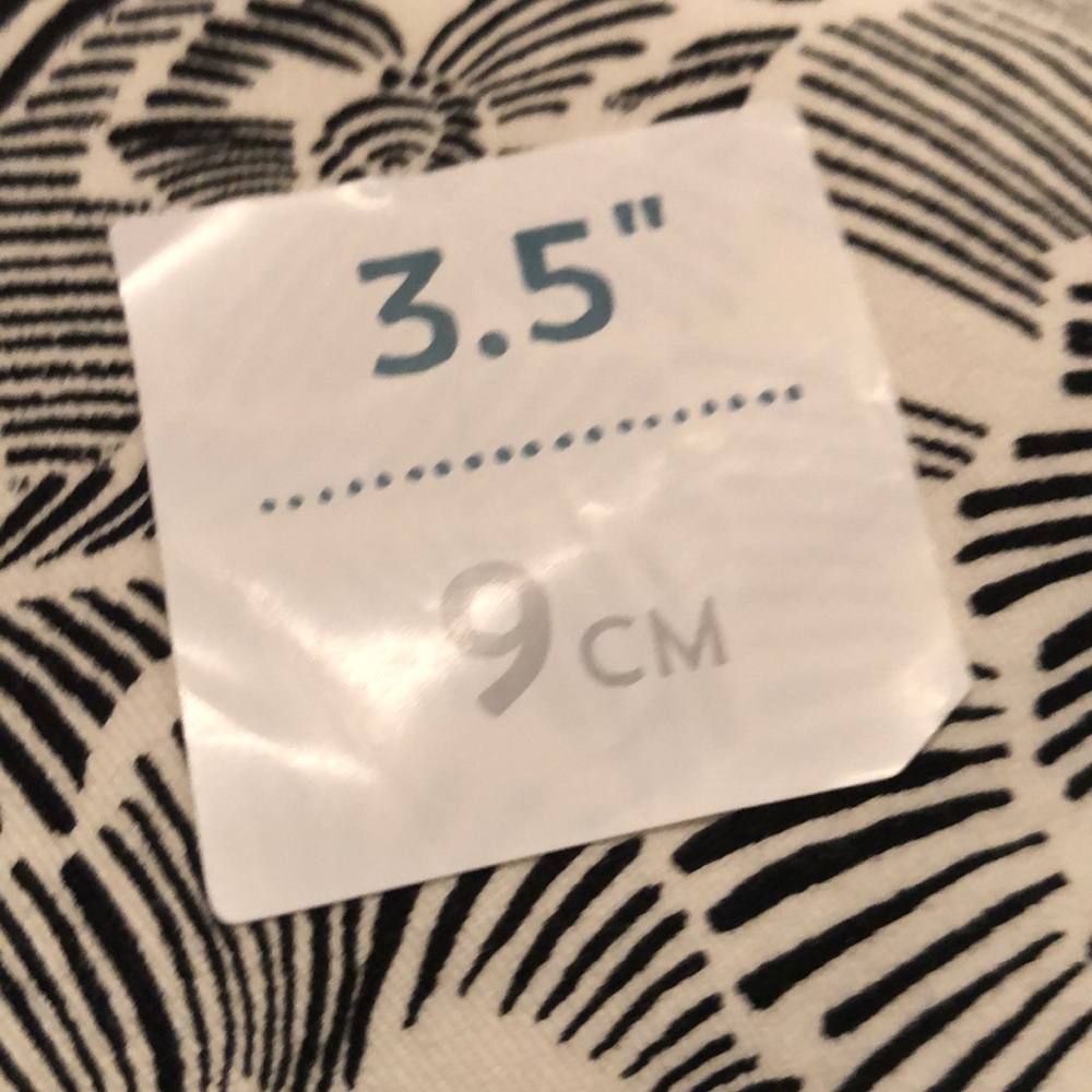 Shorts - Picture 3 of 4